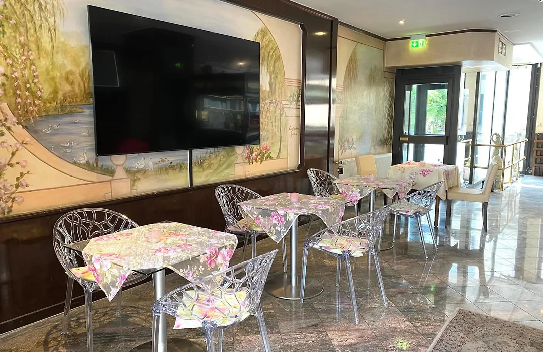 Hotel Condor-1